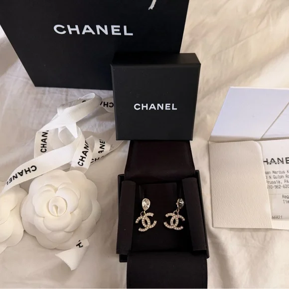 Authentic Chanel Drop Earrings in Gold - Picture 1 of 3